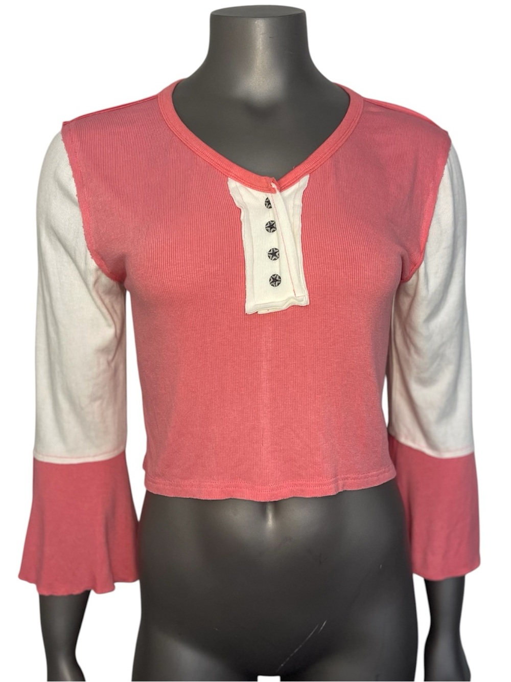 POL Cropped Henley Top M Pink White Flared Cuffs Raw Hem 3/4 Sleeve Vintage Wash